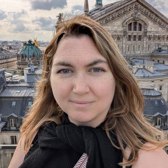 Meet your Posher, Carli - Picture 1 of 1